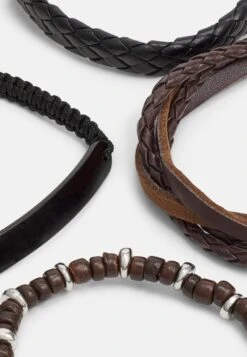 Pier One 5 PACK - Armband - Silver-coloured 10 Pier One 5 PACK - Armband - Silver-coloured -Pier One Verkaufsgeschäft 0cc5c70ea86e4ffcbe05e2d3fc799769