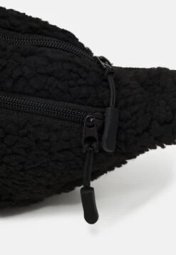 Pier One UNISEX - Gürteltasche - Black 12 Pier One UNISEX - Gürteltasche - Black -Pier One Verkaufsgeschäft 1359e1e4577d4f99aa4271e5fdf8ee11