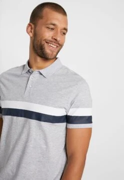 Pier One Poloshirt - Mottled Light Grey 11 Pier One Poloshirt - Mottled Light Grey -Pier One Verkaufsgeschäft 144303f5f5bc4f278c583bf5c7f603f1