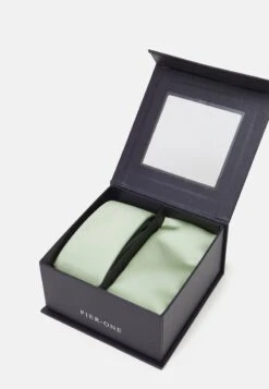 Pier One SET - Einstecktuch - Light Green -Pier One Verkaufsgeschäft 186418c4632045a49f49be956c5a79e1