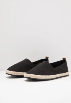 Pier One RENA ESPADRILLE UNISEX - Espadrille - Black -Pier One Verkaufsgeschäft 1ea4f3d1f80940c7bbbe0c0947ca4c31