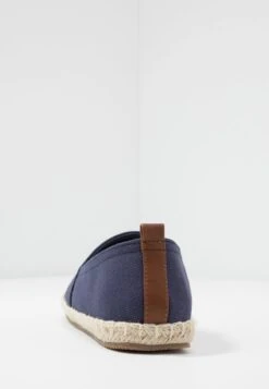Pier One RENA ESPADRILLE UNISEX - Espadrille - Dark Blue 13 Pier One RENA ESPADRILLE UNISEX - Espadrille - Dark Blue -Pier One Verkaufsgeschäft 2c00e9d984504d77b812e8ffd7e16bdf