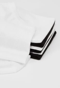 Pier One 7 PACK - Socken - White/black -Pier One Verkaufsgeschäft 2c69c9ae8f494ad1b40f2ced9f1674eb