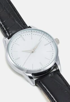 Pier One UNISEX - Uhr - Black 11 Pier One UNISEX - Uhr - Black -Pier One Verkaufsgeschäft 2ca027bca7d1423cb853a7efca721600