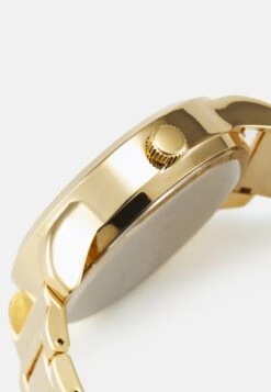 Pier One SET - Uhr - Gold-coloured 11 Pier One SET - Uhr - Gold-coloured -Pier One Verkaufsgeschäft 2fc7a07d9f444e31ae7e83360558e653