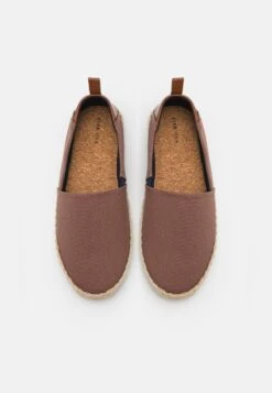 Pier One UNISEX - Espadrille - Brown 11 Pier One UNISEX - Espadrille - Brown -Pier One Verkaufsgeschäft 31da881e18bf49df90b20d8e283884c8