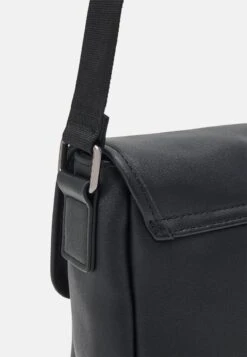 Pier One UNISEX - Umhängetasche - Black 11 Pier One UNISEX - Umhängetasche - Black -Pier One Verkaufsgeschäft 3675c8ea1f324a1d83ec42e8c3192653