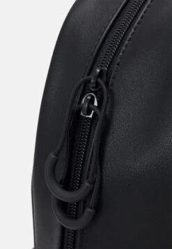 Pier One Tagesrucksack - Black -Pier One Verkaufsgeschäft 48f698003c0140bea0fd0ca3ad12d1f0