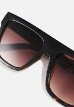 Pier One UNISEX - Sonnenbrille - Brown 11 Pier One UNISEX - Sonnenbrille - Brown -Pier One Verkaufsgeschäft 49438c273d504b76beb754bc5e5ede3a