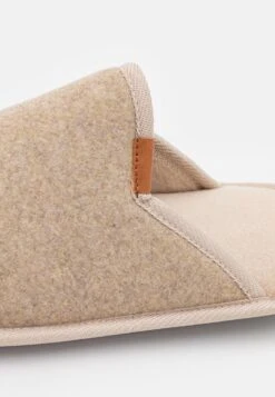 Pier One Hausschuh - Beige -Pier One Verkaufsgeschäft 4bb8e183218649be8d160cd154643fa0