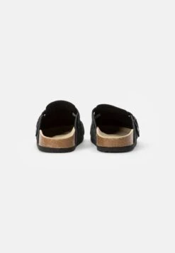 Pier One Pantolette Flach - Black 10 Pier One Pantolette Flach - Black -Pier One Verkaufsgeschäft 4d309a52050a4badb4012456e00dd92b