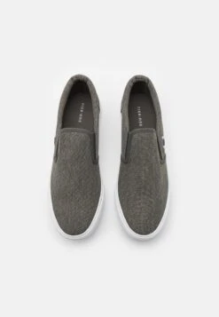 Pier One UNISEX - Sneaker Low - Grey -Pier One Verkaufsgeschäft 579776f233c041c1a593137d309a6ccd