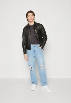 Pier One DISTRESS ON KNEES - Jeans Relaxed Fit - Light Blue Denim 9 Pier One DISTRESS ON KNEES - Jeans Relaxed Fit - Light Blue Denim -Pier One Verkaufsgeschäft 5858246482774043b279d086509f30a8