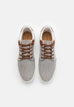 Pier One UNISEX - Sneaker Low - Light Grey -Pier One Verkaufsgeschäft 60fe947ef8cf4df19401d326e0123b74