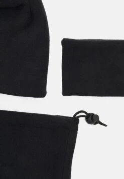 Pier One FLEECE UNISEX SET - Mütze - Black -Pier One Verkaufsgeschäft 61e91d97a5ca421f93169d4ff34a76b8