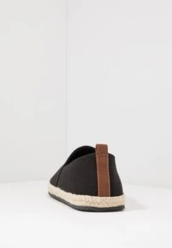 Pier One RENA ESPADRILLE UNISEX - Espadrille - Black -Pier One Verkaufsgeschäft 7feacd16e0f641c0a3bc1ce06bef0121