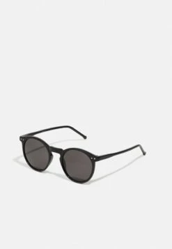 Pier One UNISEX - Sonnenbrille - Black 12 Pier One UNISEX - Sonnenbrille - Black -Pier One Verkaufsgeschäft 8988ea5b134d48428a697f3e92a59f12 2