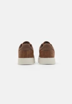 Pier One UNISEX - Sneaker Low - Cognac -Pier One Verkaufsgeschäft 8fc46a00bfc54014b9ab0c4b860fd9e9