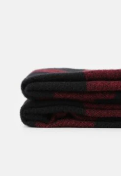 Pier One Schal - 302 - Red_802 - Black -Pier One Verkaufsgeschäft 969877796be044af9aa7c3907ee25910