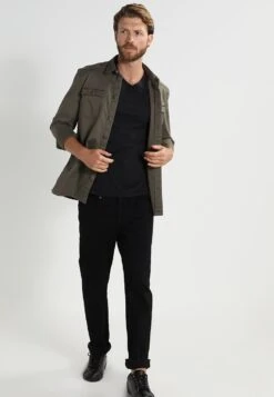 Pier One Verkaufsgeschäft -Pier One Verkaufsgeschäft 9976636ad4d5445cae17323f7b1eb017