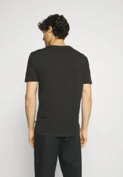 Pier One 5 PACK - T-Shirt Basic - White/black/dark Blue -Pier One Verkaufsgeschäft a0c7b6453ce14bcdb30df26ad77873b2