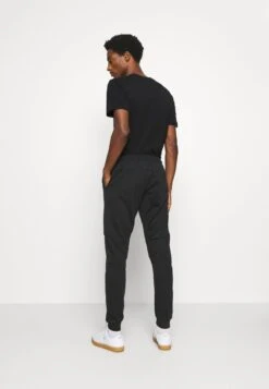 Pier One Jogginghose - Black -Pier One Verkaufsgeschäft a1b709fa2c32431482f95b3eb7300192