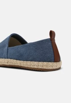 Pier One RENA ESPADRILLE UNISEX - Espadrille - Blue -Pier One Verkaufsgeschäft b517ee1340354961ae649b3a0c38da46