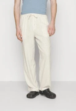 Pier One DRAWCORD TROUSERS - Stoffhose - Off-white -Pier One Verkaufsgeschäft b95eb718ba79473385a4a0d44aaaf9c3 1