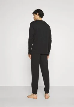 Pier One Nachtwäsche Set - Black 10 Pier One Nachtwäsche Set - Black -Pier One Verkaufsgeschäft b9b8fb88b64649ea840444d93817e424