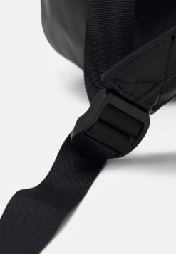 Pier One Tagesrucksack - Black -Pier One Verkaufsgeschäft c3c19a965cd749d685f581c9c42d093a