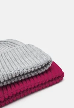 Pier One UNISEX 2 PACK - Mütze - Red/grey -Pier One Verkaufsgeschäft cb0fc487d13545b9b128df4364bdabab