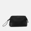 Pier One Kosmetiktasche - 802 - Black -Pier One Verkaufsgeschäft cd260d4e40ee4dc38ee533db4dc63900