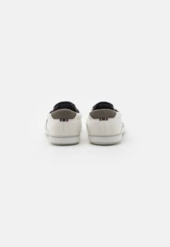 Pier One UNISEX - Sneaker Low - White -Pier One Verkaufsgeschäft cf34d9dbe69a473aaa5eca5fc31ebf3c