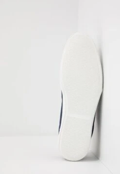 Pier One UNISEX - Sneaker Low - Dark Blue -Pier One Verkaufsgeschäft e752f9ad01314be7869db9ae10f02a5b