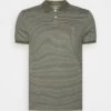 Pier One Poloshirt - Olive -Pier One Verkaufsgeschäft f21c0b2b47da44f6a6e3b68e1a627032