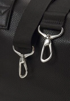 Pier One UNISEX - Weekender - Black -Pier One Verkaufsgeschäft f897dbe16f394747bbcb912b9902dfc5